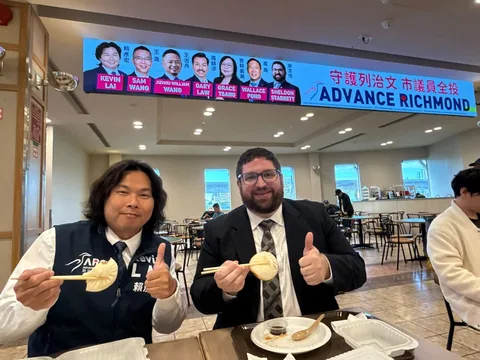 Taking a little break with steamed buns at Yaohan Centre! 🥟😊 Kevin and Sheldon found the perfect seats, with our Ad…